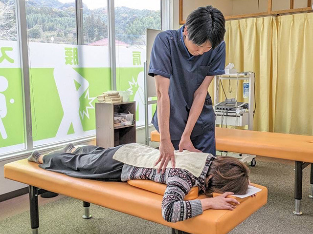 女性スタッフによる施術
